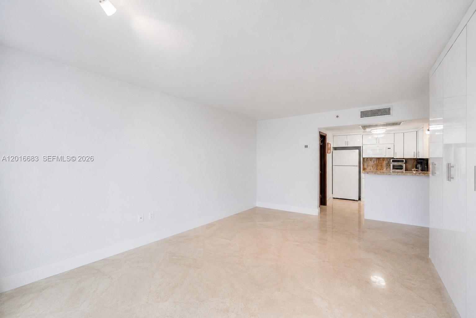 THE AVENTURA BEACH CLUB C - Residential