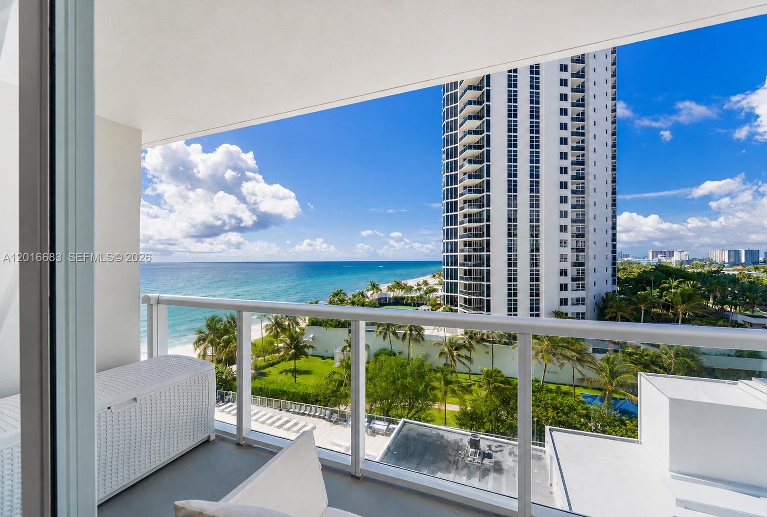 THE AVENTURA BEACH CLUB C - Residential