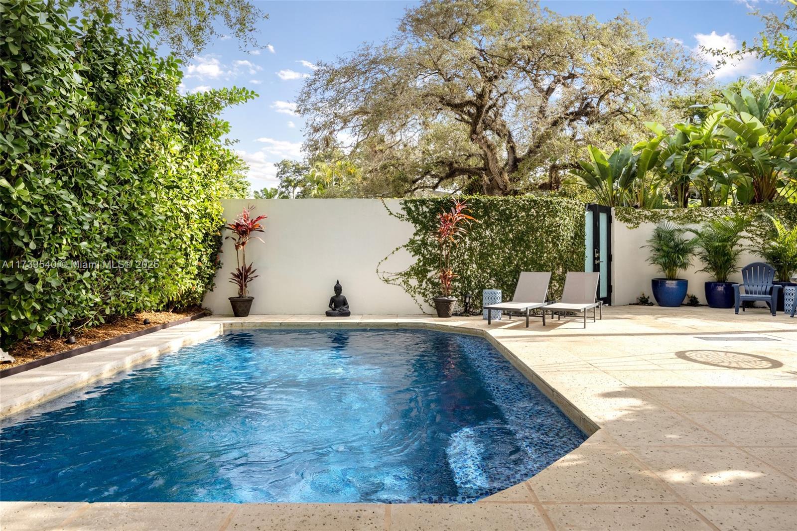 ROCK REEF - Residential