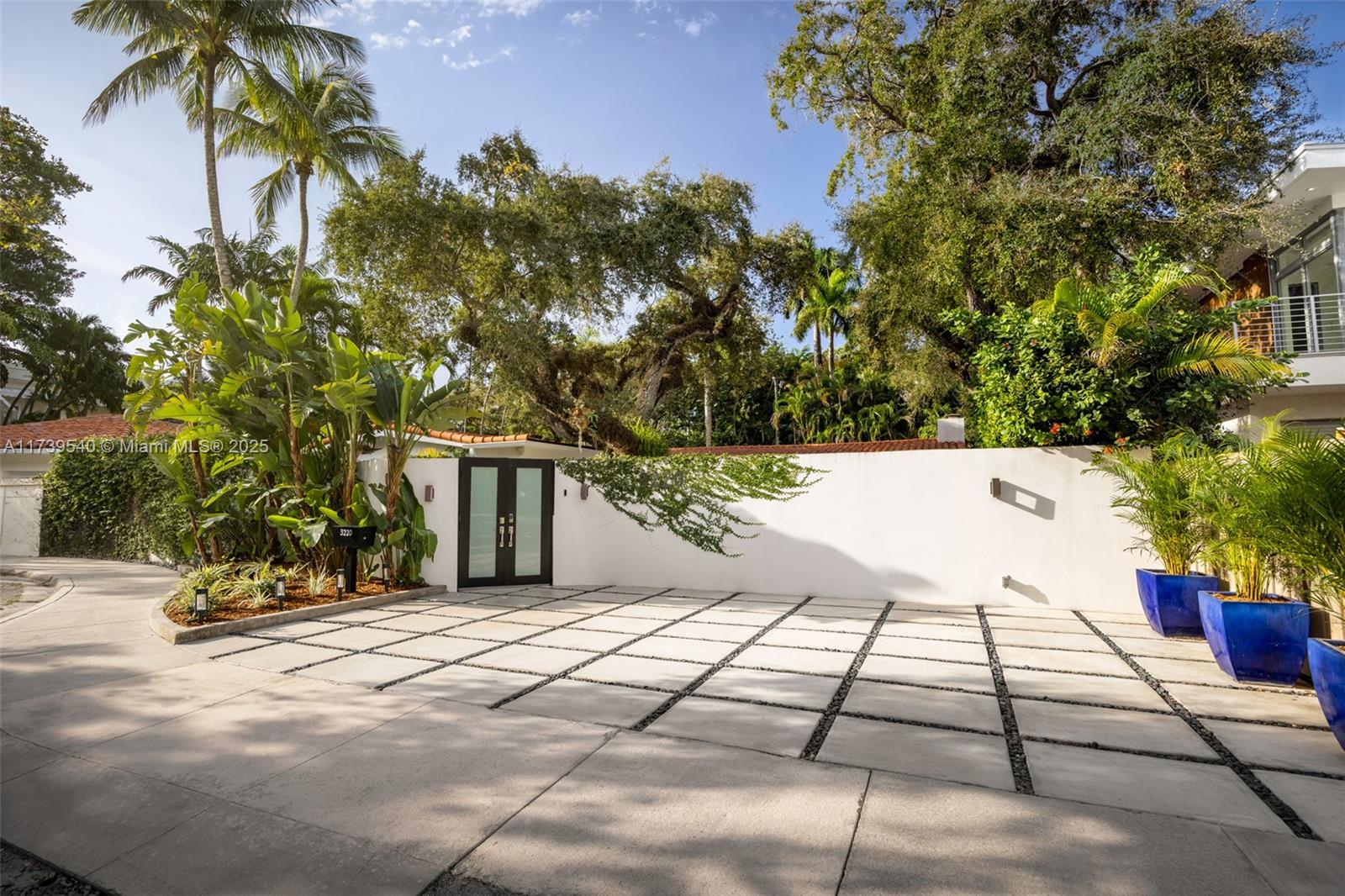ROCK REEF - Residential