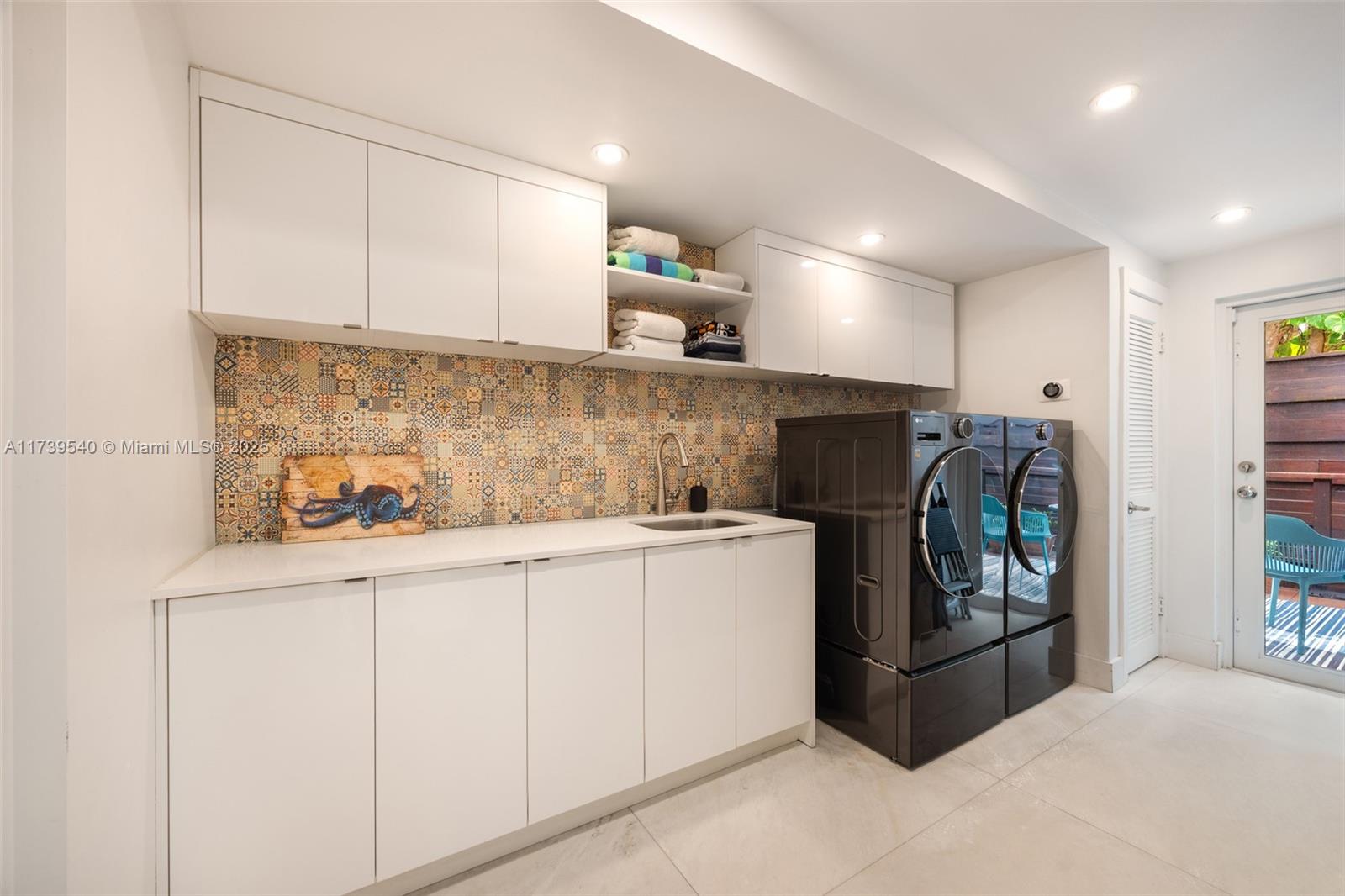 ROCK REEF - Residential