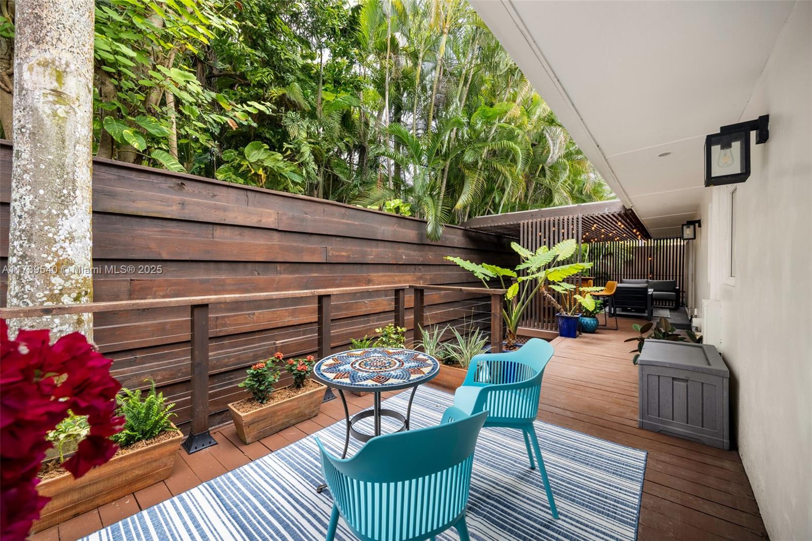 ROCK REEF - Residential