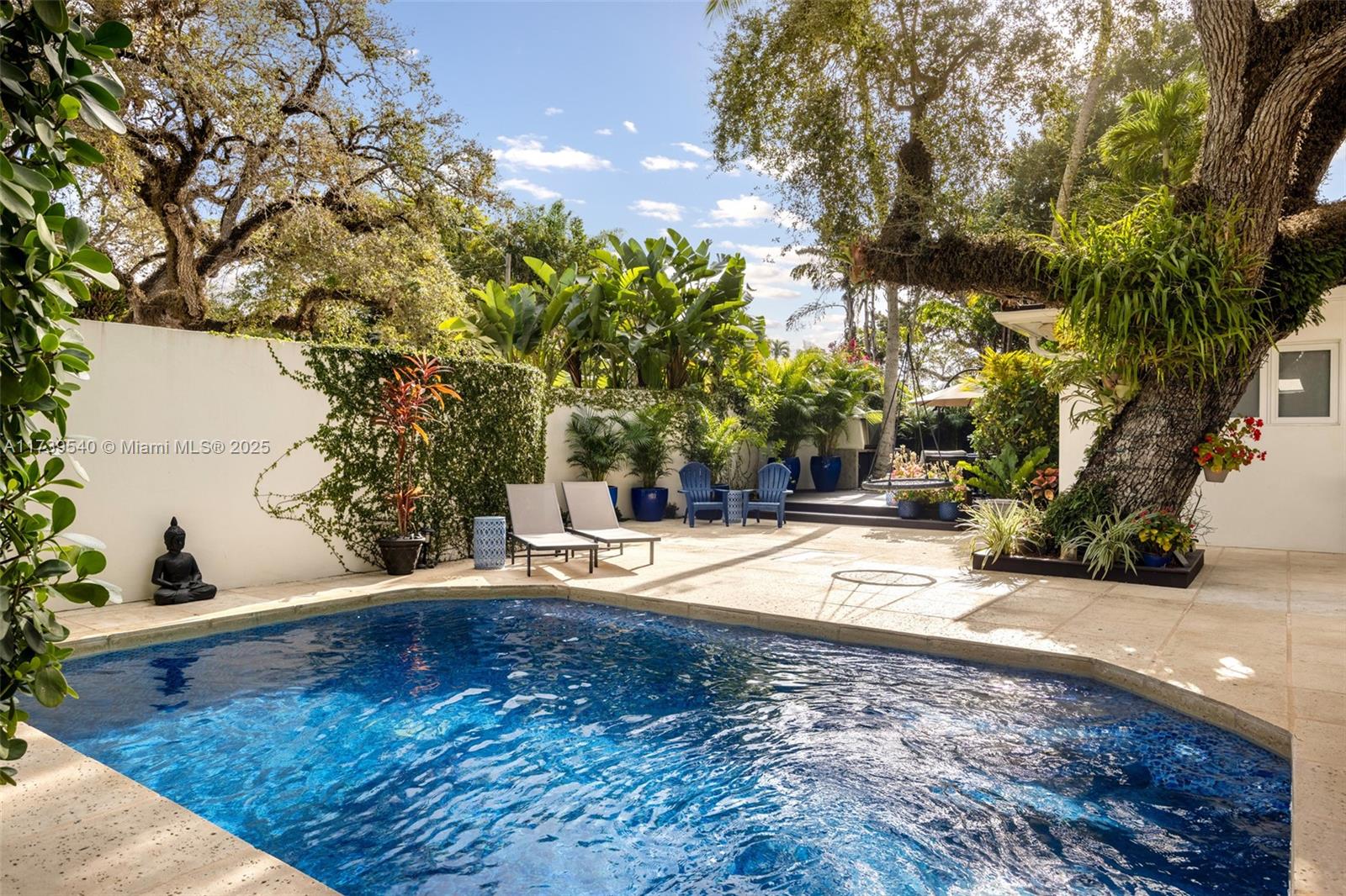 ROCK REEF - Residential