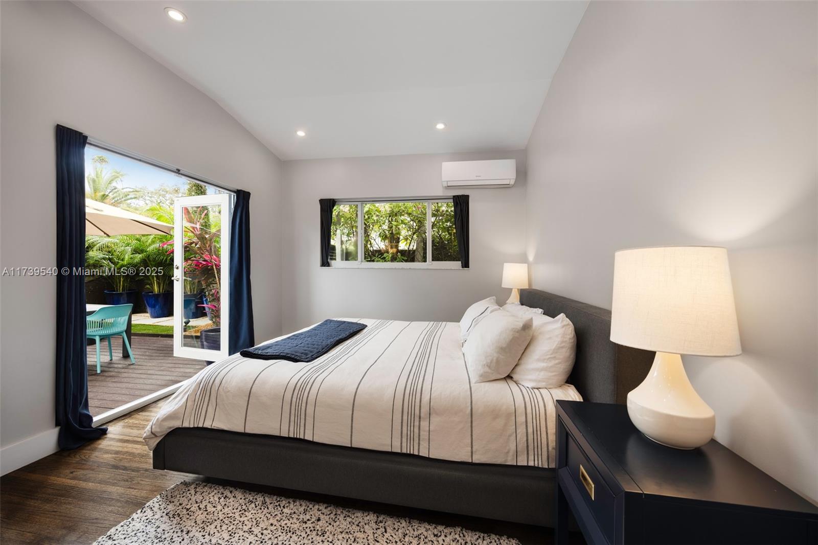 ROCK REEF - Residential