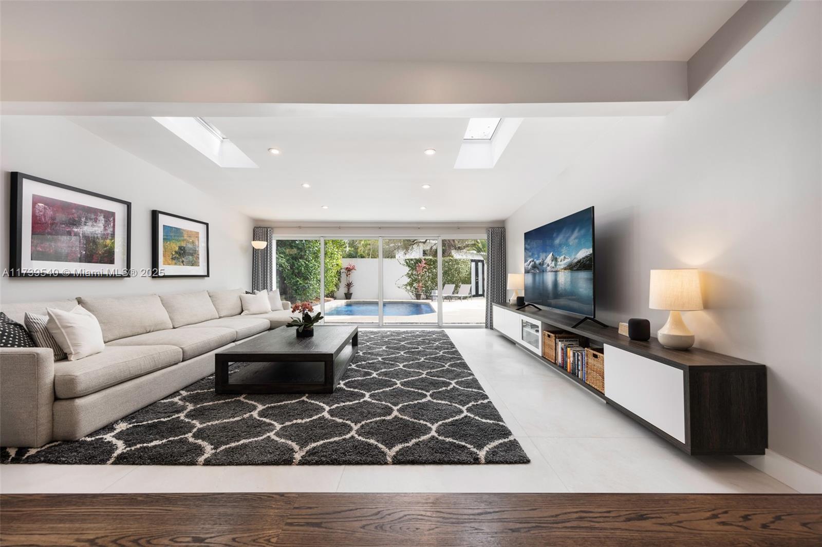 ROCK REEF - Residential