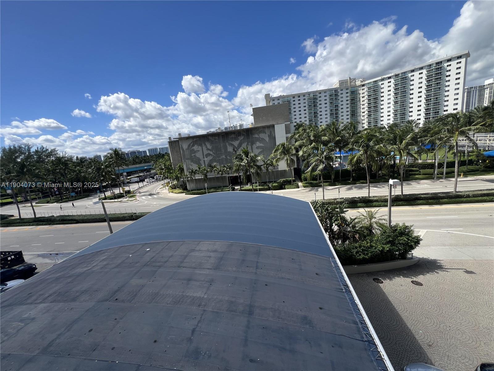 THE AVENTURA BEACH CLUB C - Residential