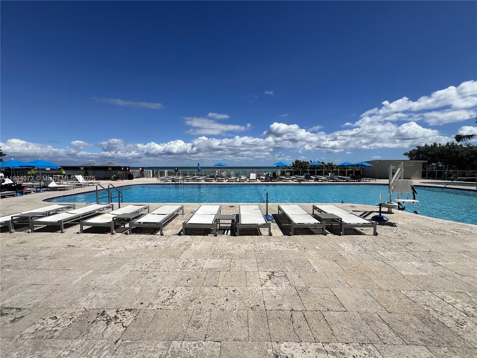 THE AVENTURA BEACH CLUB C - Residential