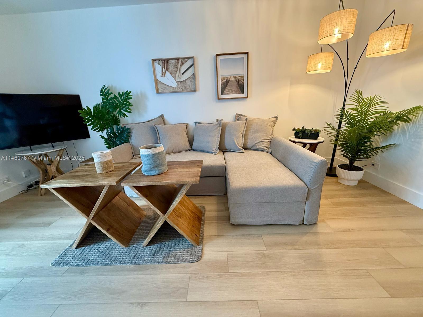 RONEY PALACE CONDO - Residential Lease