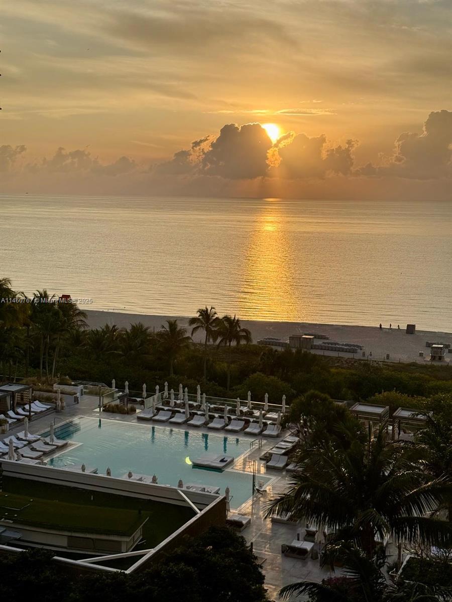 RONEY PALACE CONDO - Residential Lease