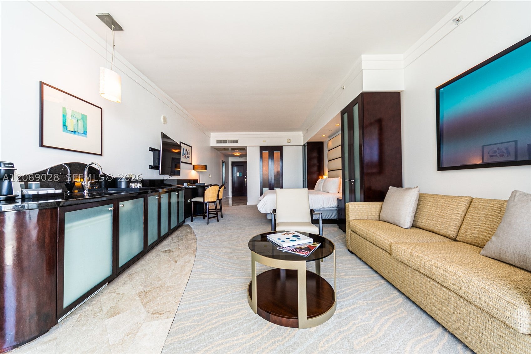 4391 Collins Ave 1015