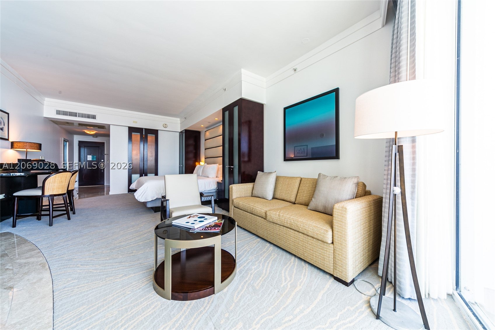 4391 Collins Ave 1015