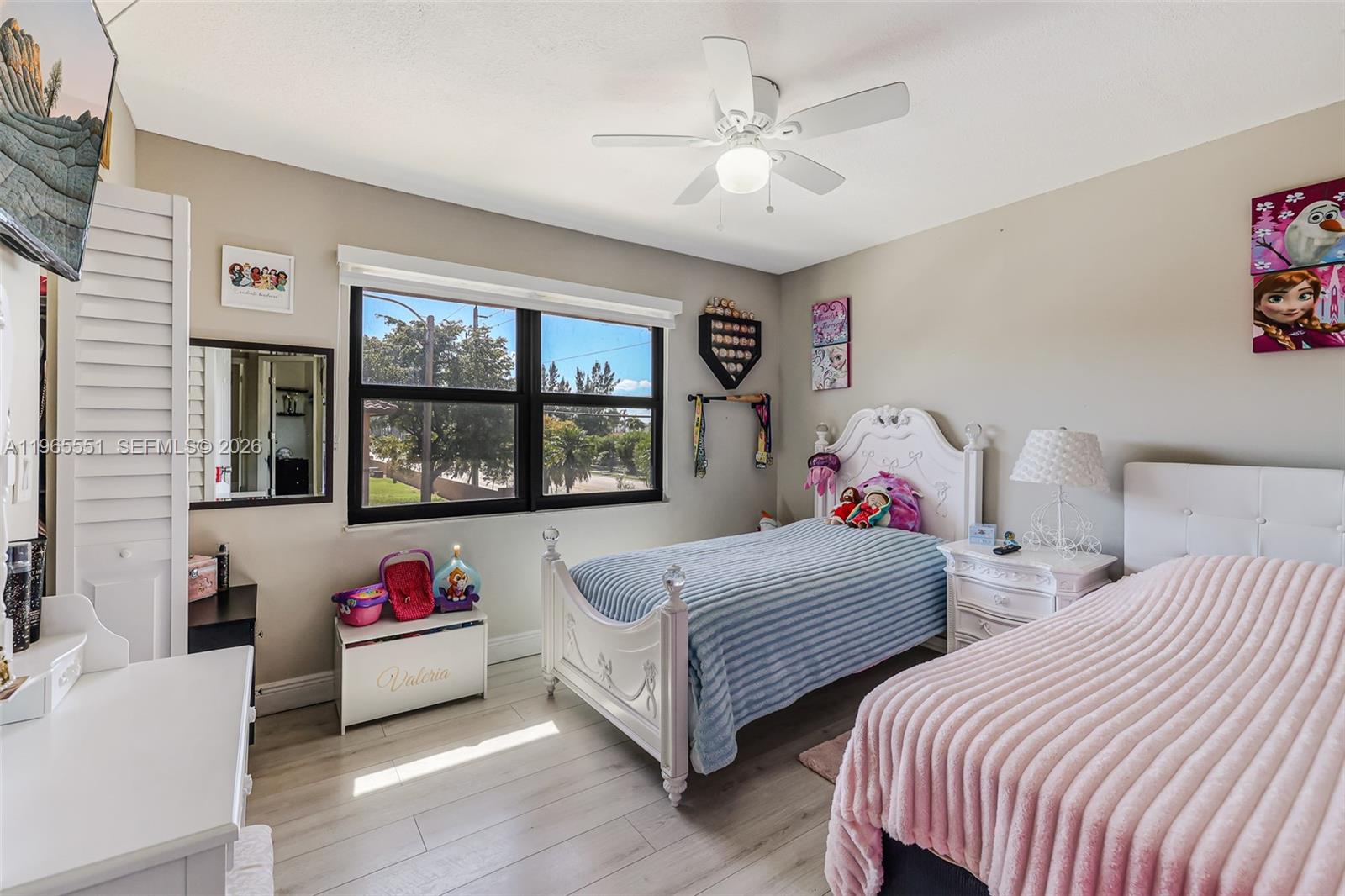 LAGO GRANDE FIVE-A CONDO - Residential