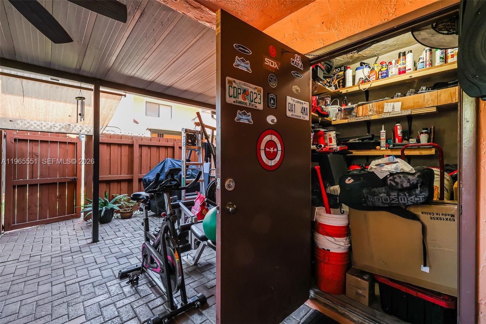 LAGO GRANDE FIVE-A CONDO - Residential