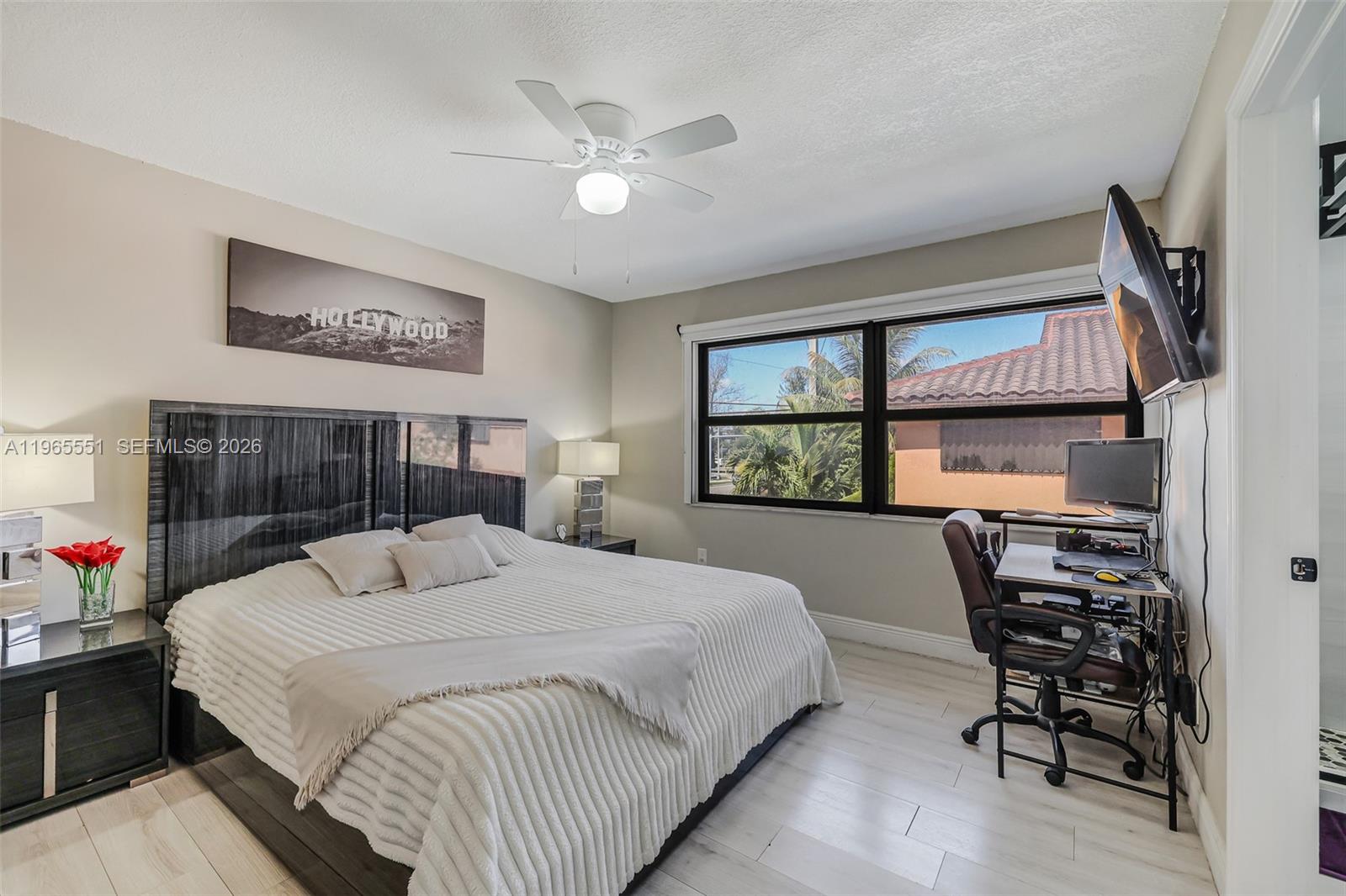 LAGO GRANDE FIVE-A CONDO - Residential