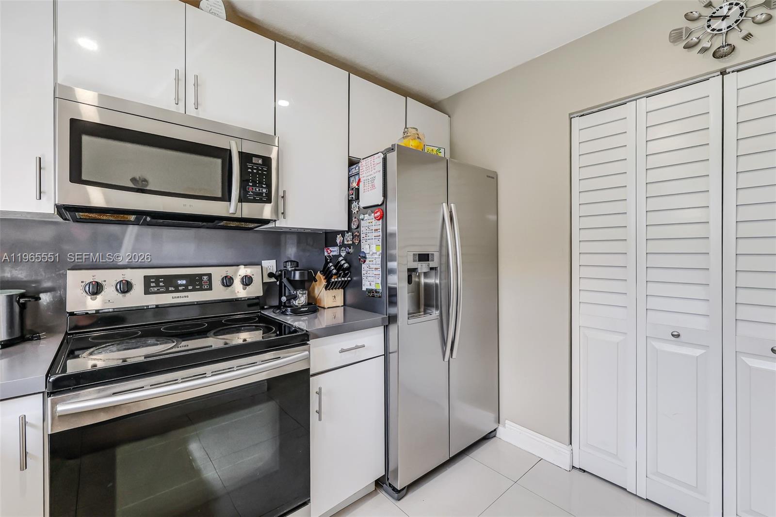 LAGO GRANDE FIVE-A CONDO - Residential