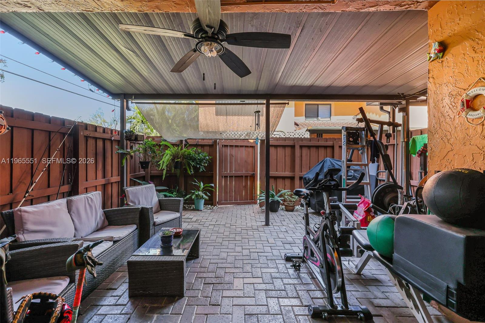 LAGO GRANDE FIVE-A CONDO - Residential