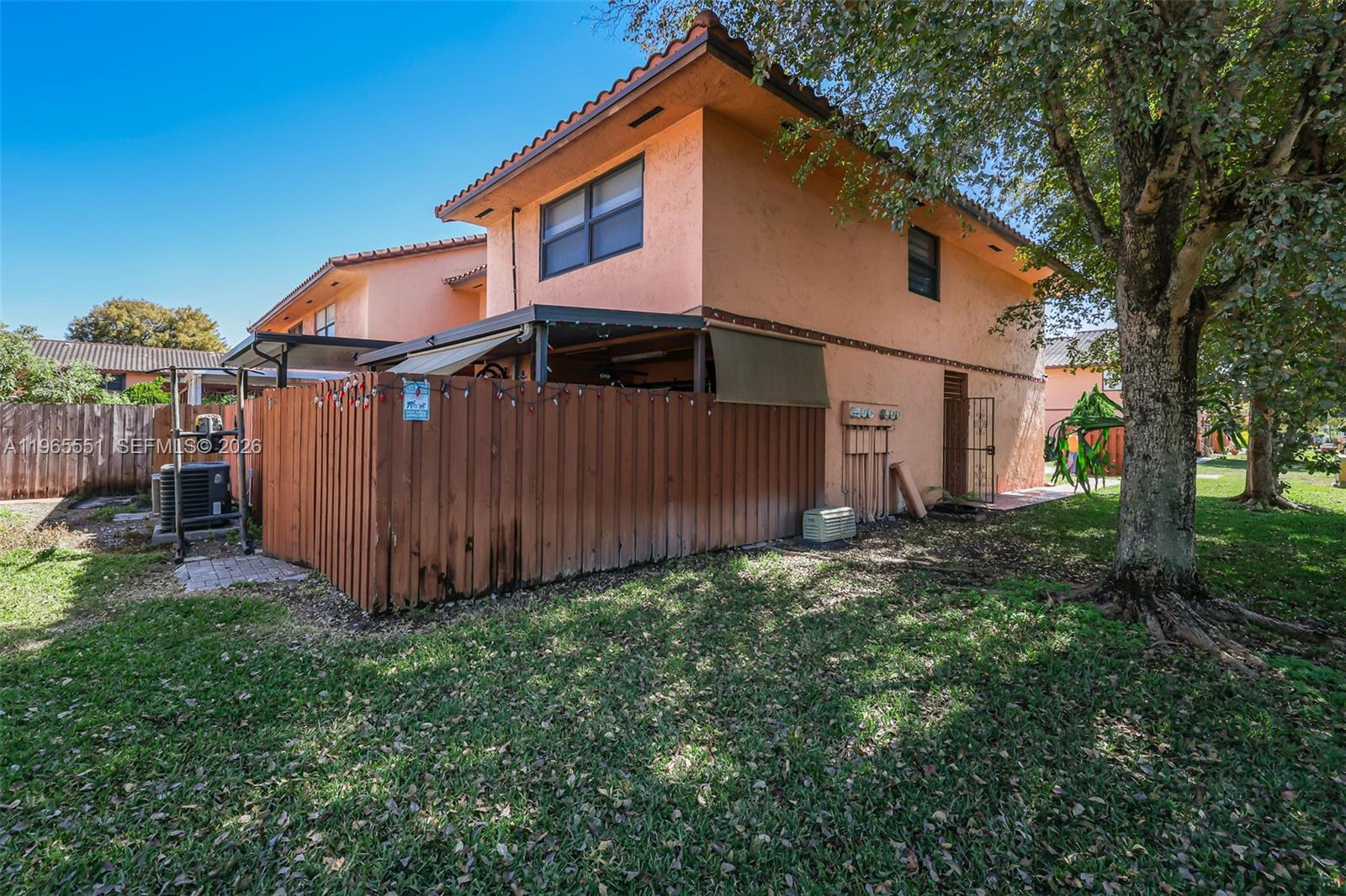 LAGO GRANDE FIVE-A CONDO - Residential