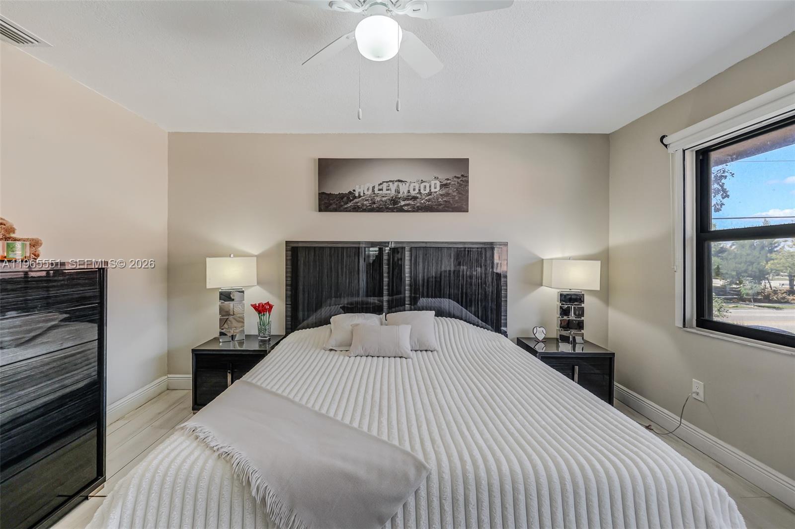 LAGO GRANDE FIVE-A CONDO - Residential