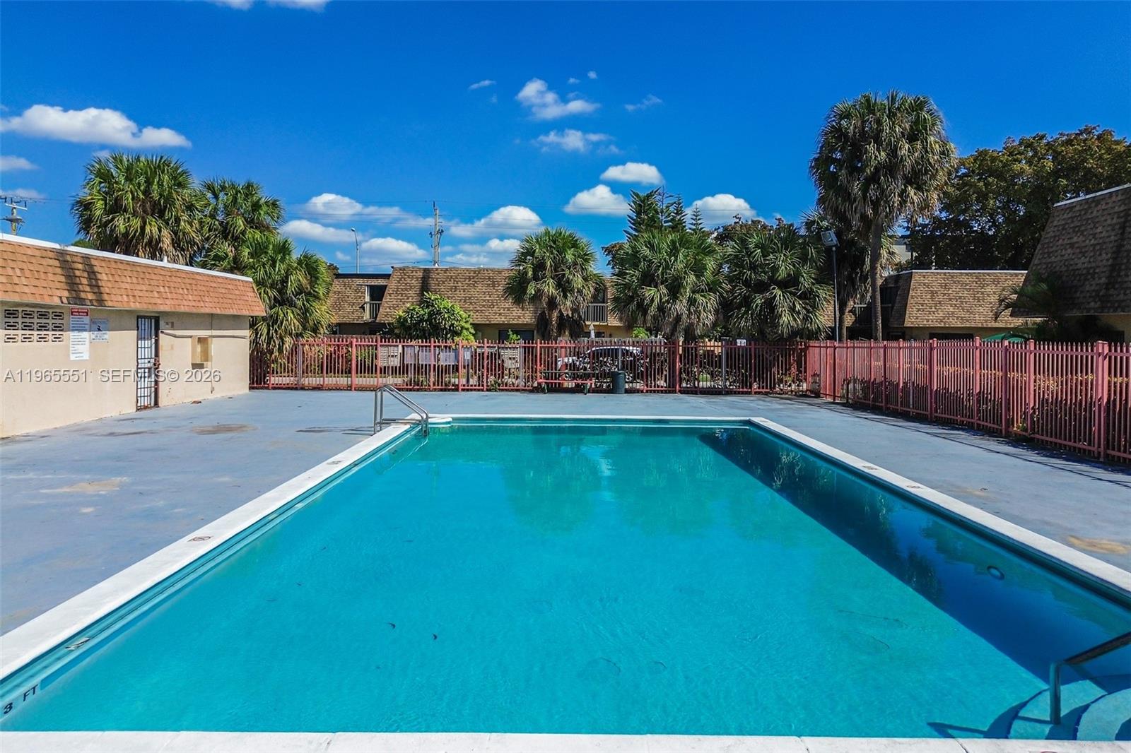 LAGO GRANDE FIVE-A CONDO - Residential