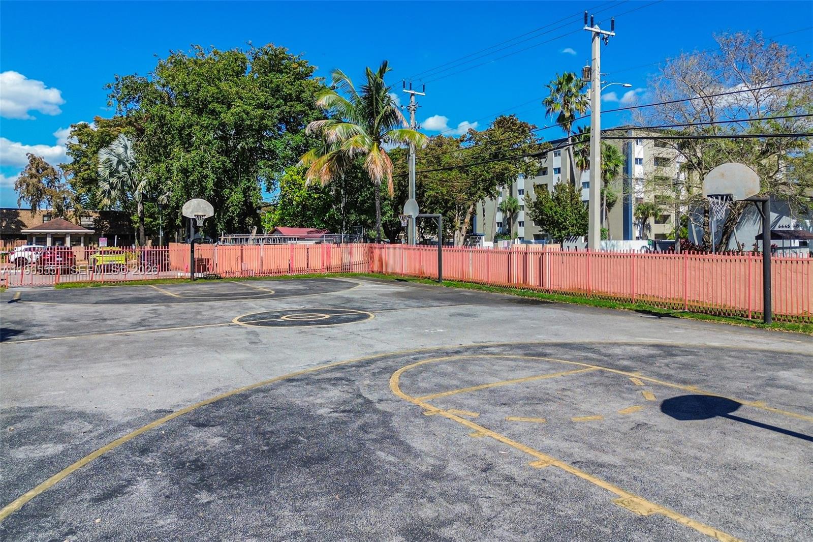 LAGO GRANDE FIVE-A CONDO - Residential