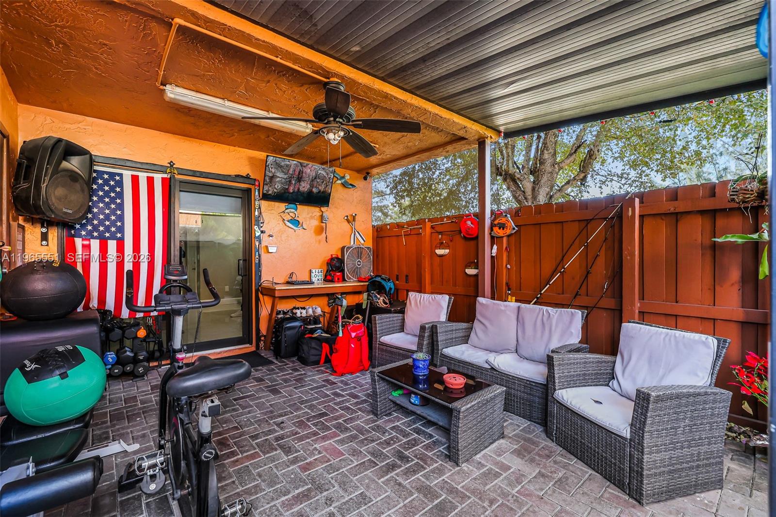 LAGO GRANDE FIVE-A CONDO - Residential