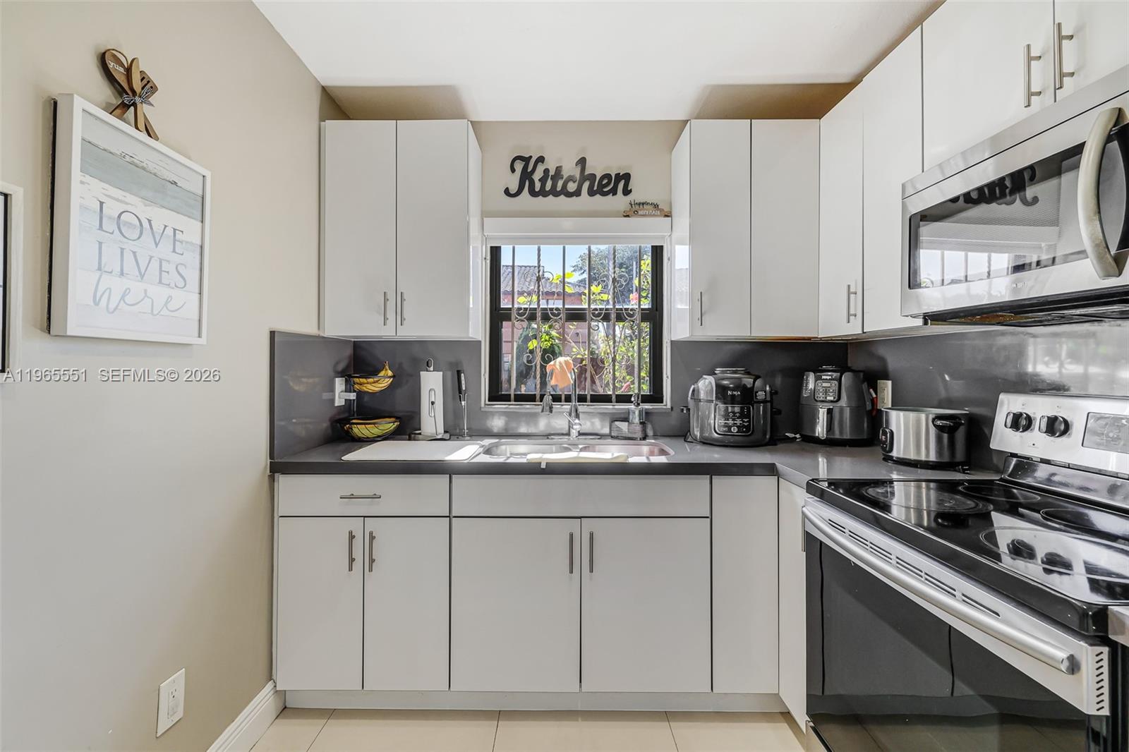 LAGO GRANDE FIVE-A CONDO - Residential