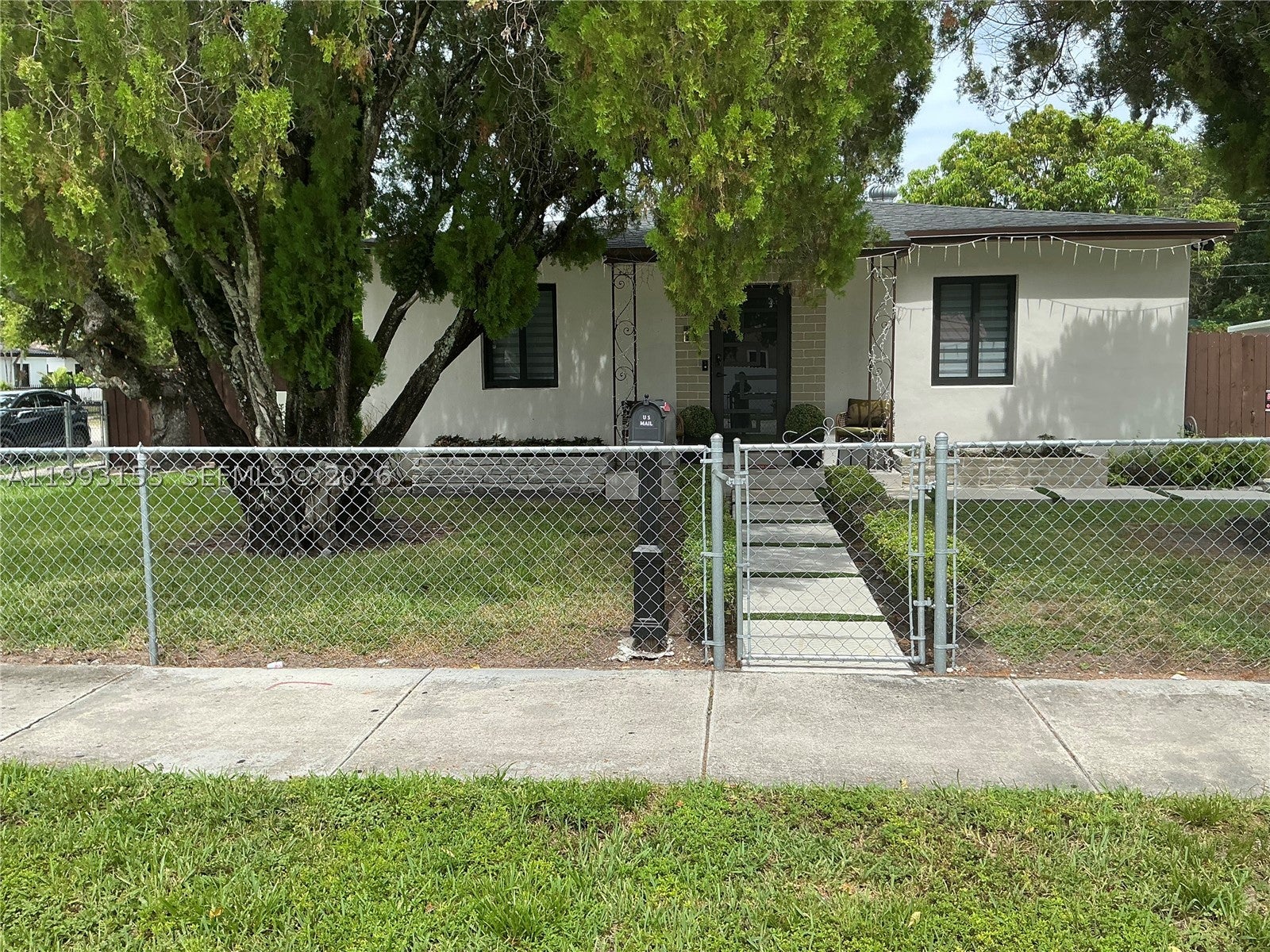 201 SW 62nd Ave