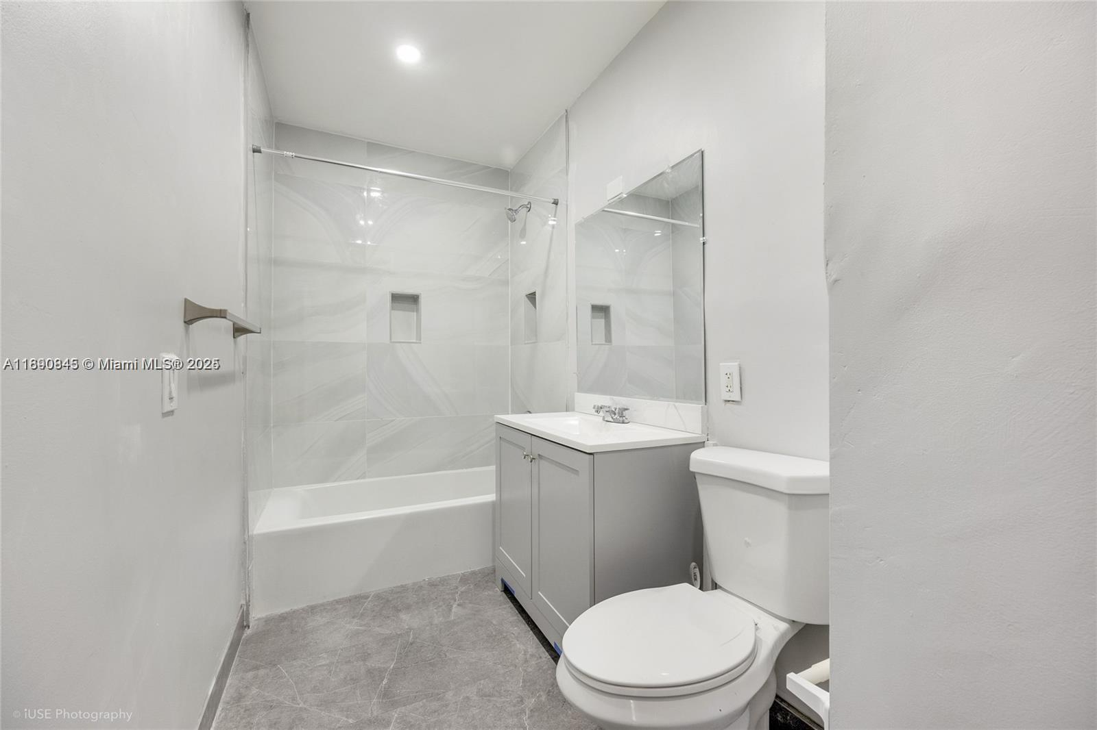 BELL GARDENS - Residential Lease