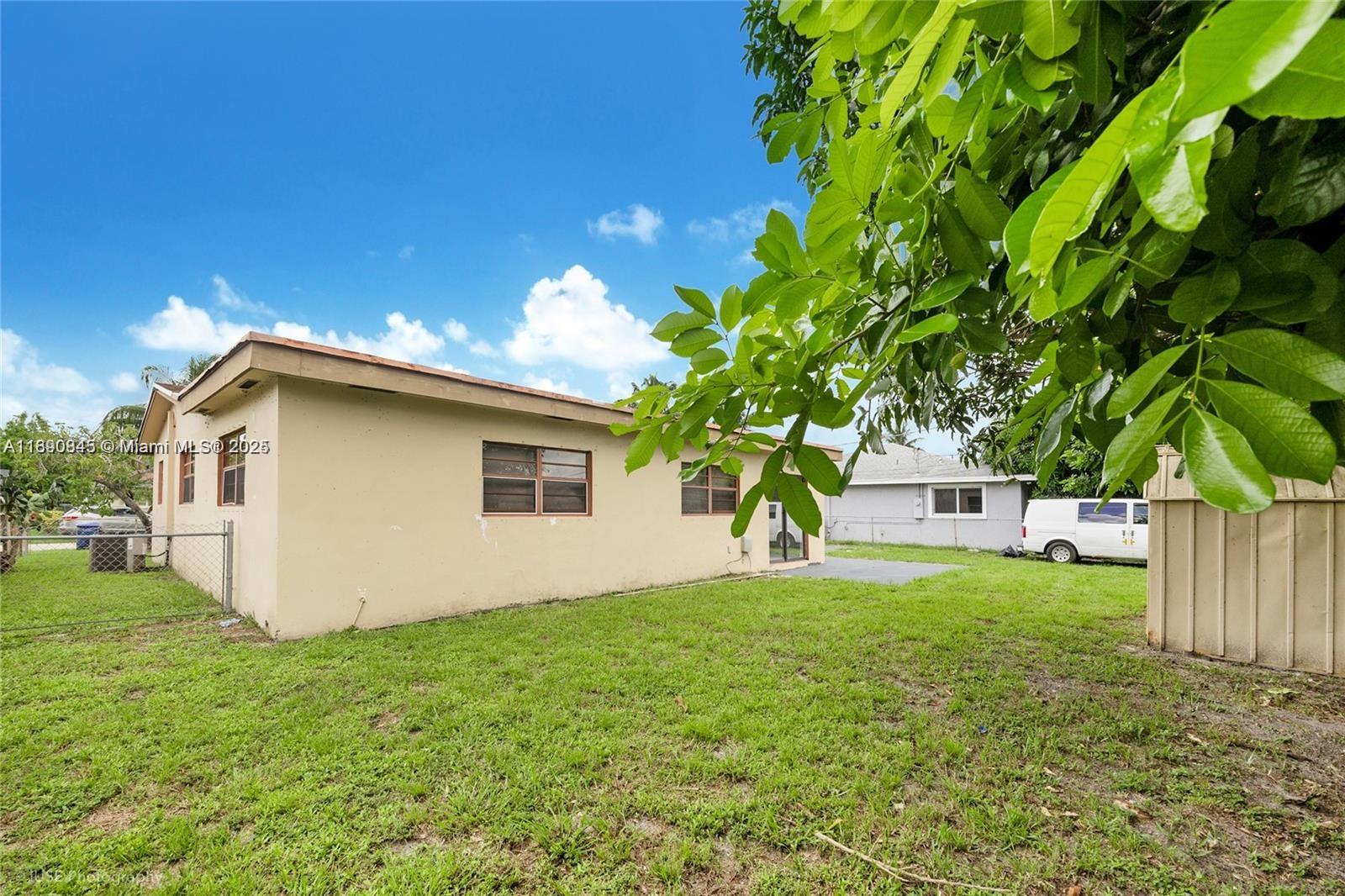 BELL GARDENS - Residential Lease