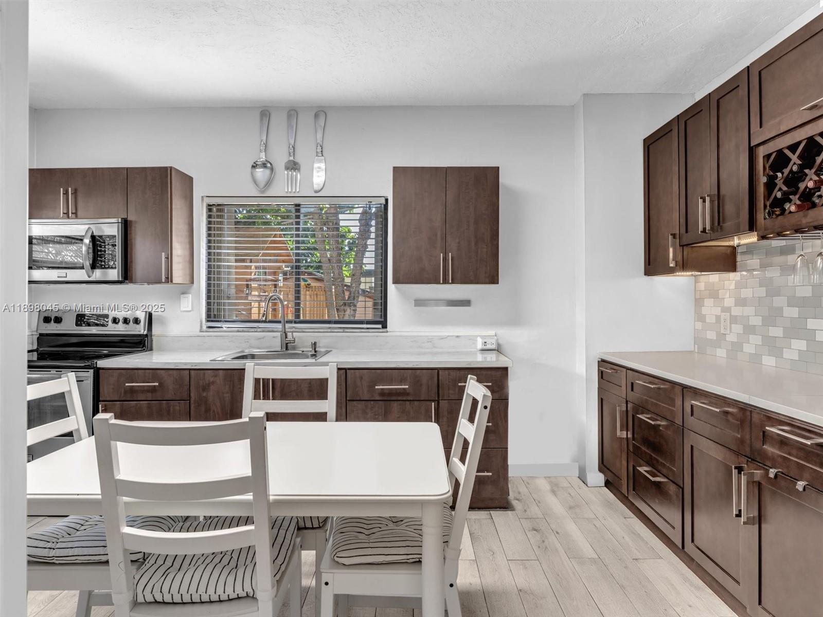 FAIRLAWN - Residential