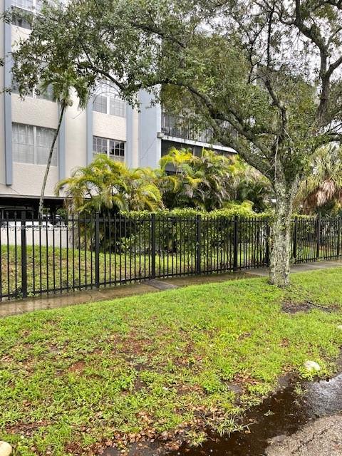 DIXIE TERRACE CONDO - Residential Lease