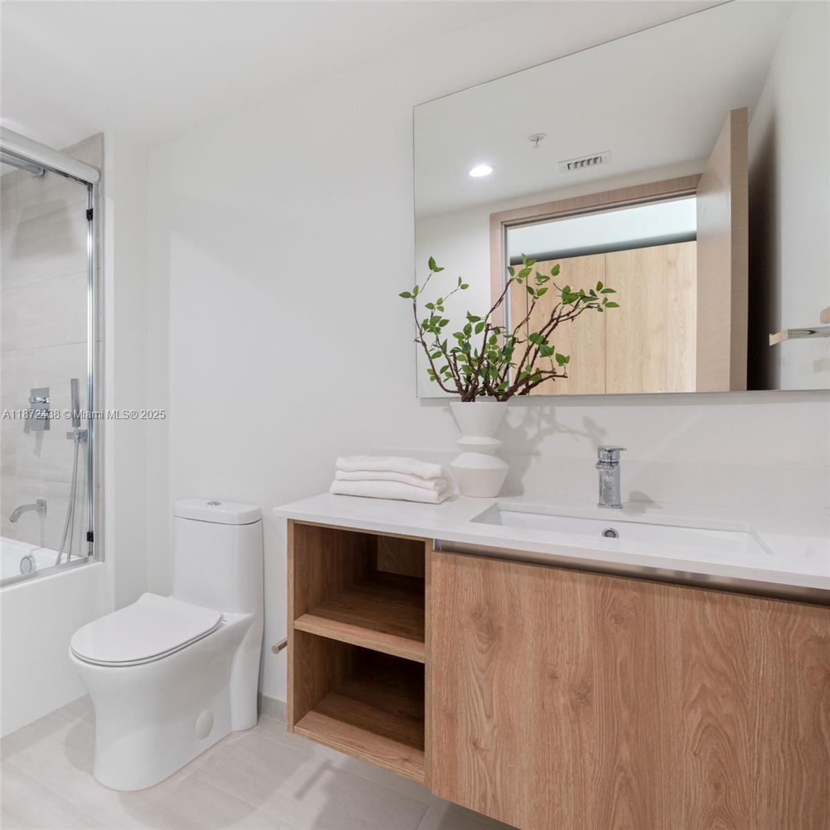 BAY HARBOR ISLAND - Residential Lease