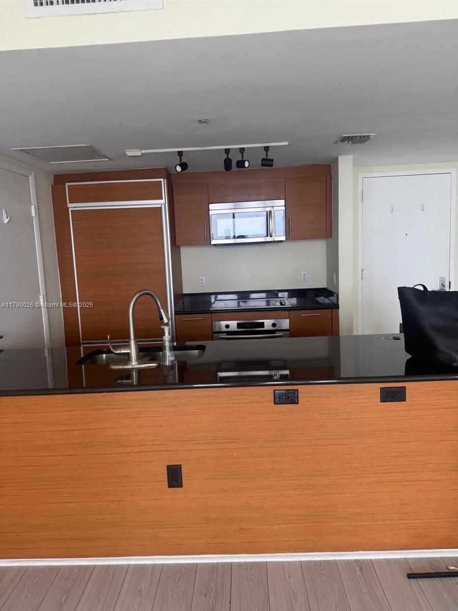 50 Biscayne Blvd 2204