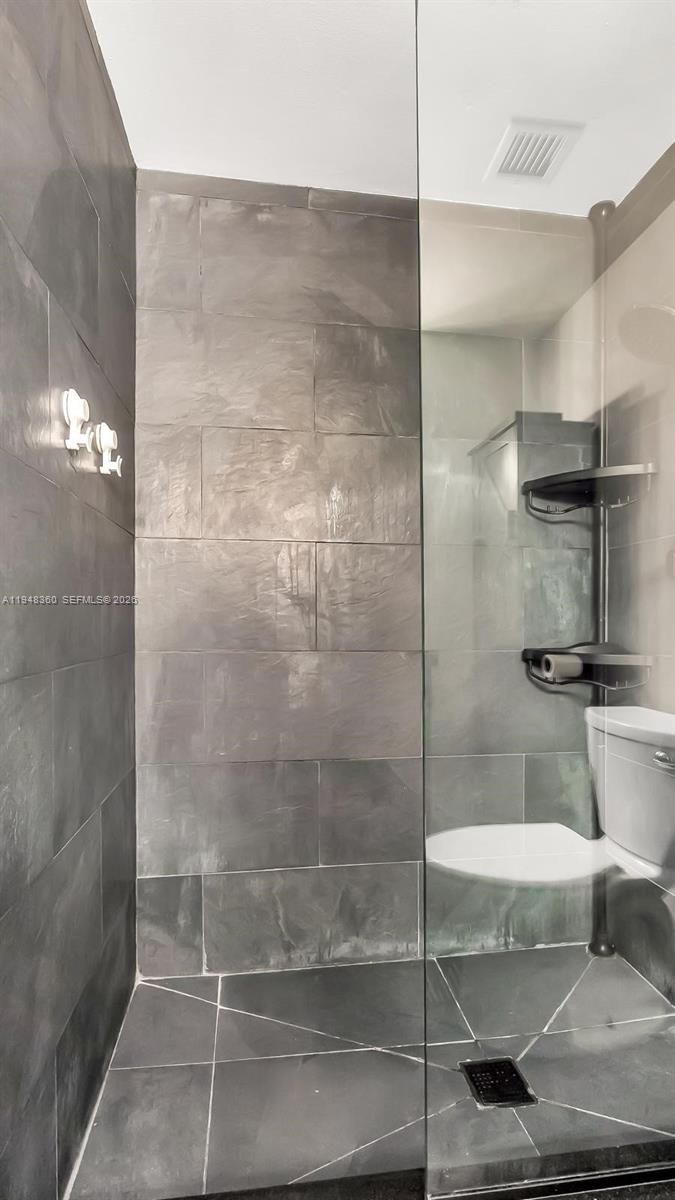 HILLCREST EAST NO 25 COND - Residential