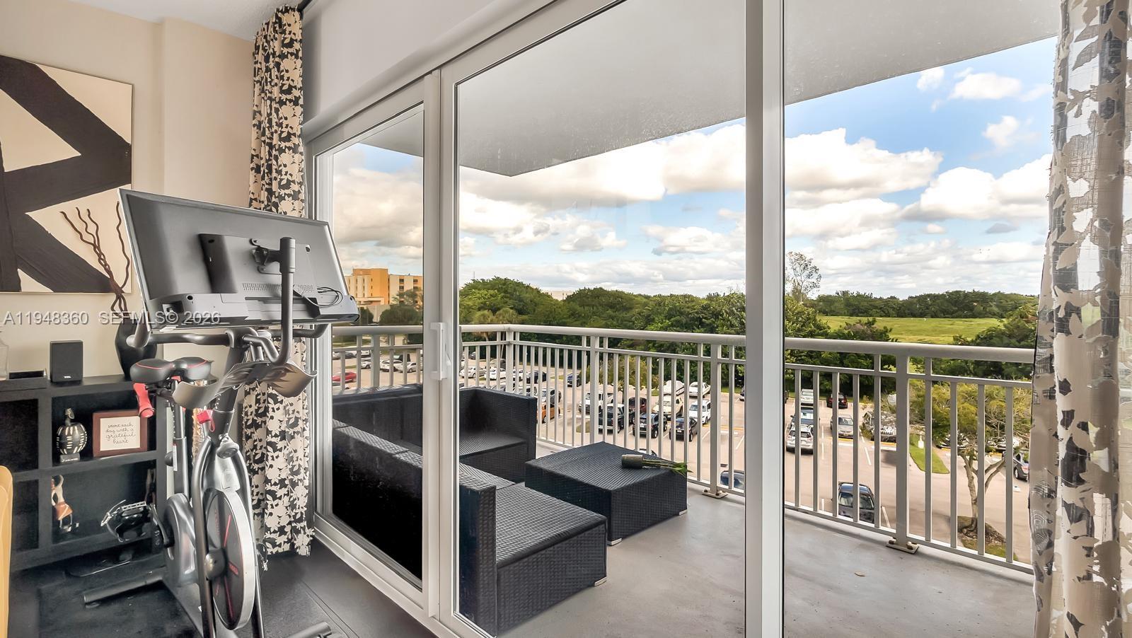 HILLCREST EAST NO 25 COND - Residential