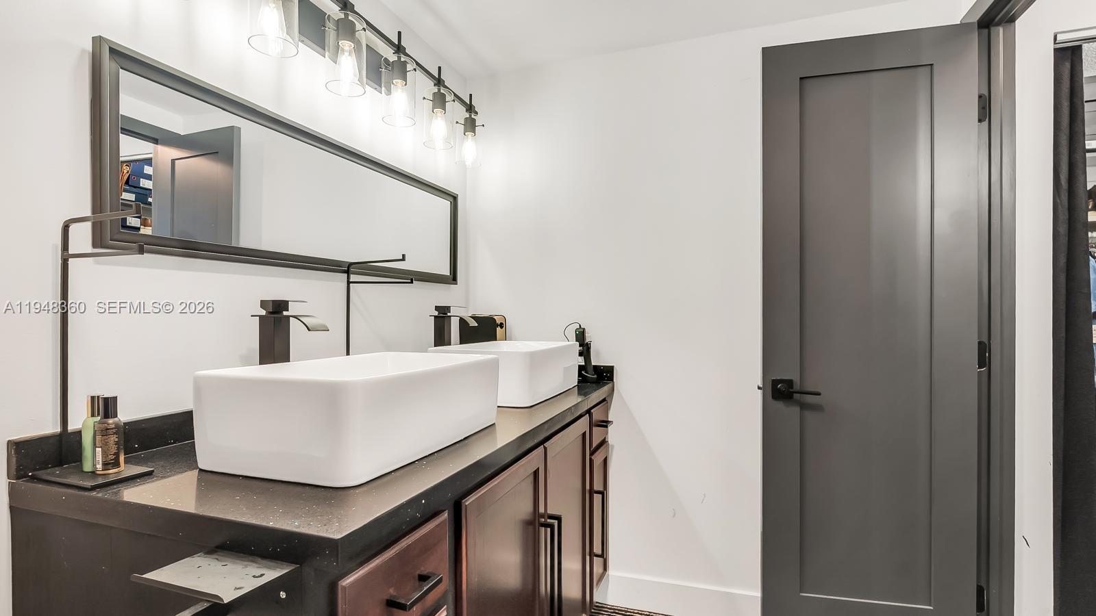 HILLCREST EAST NO 25 COND - Residential