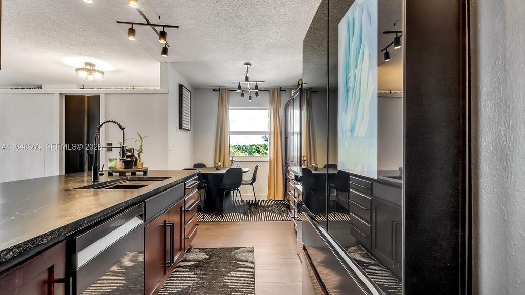Photo of 3800 Hillcrest Dr #401, Hollywood, FL 33021 (MLS # A11948360)