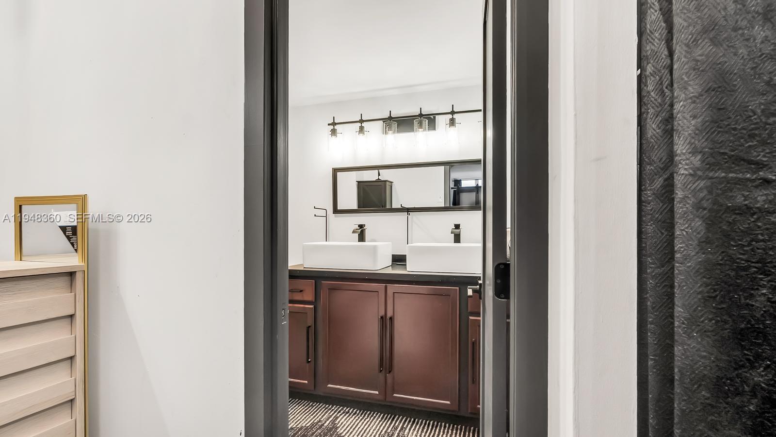 HILLCREST EAST NO 25 COND - Residential