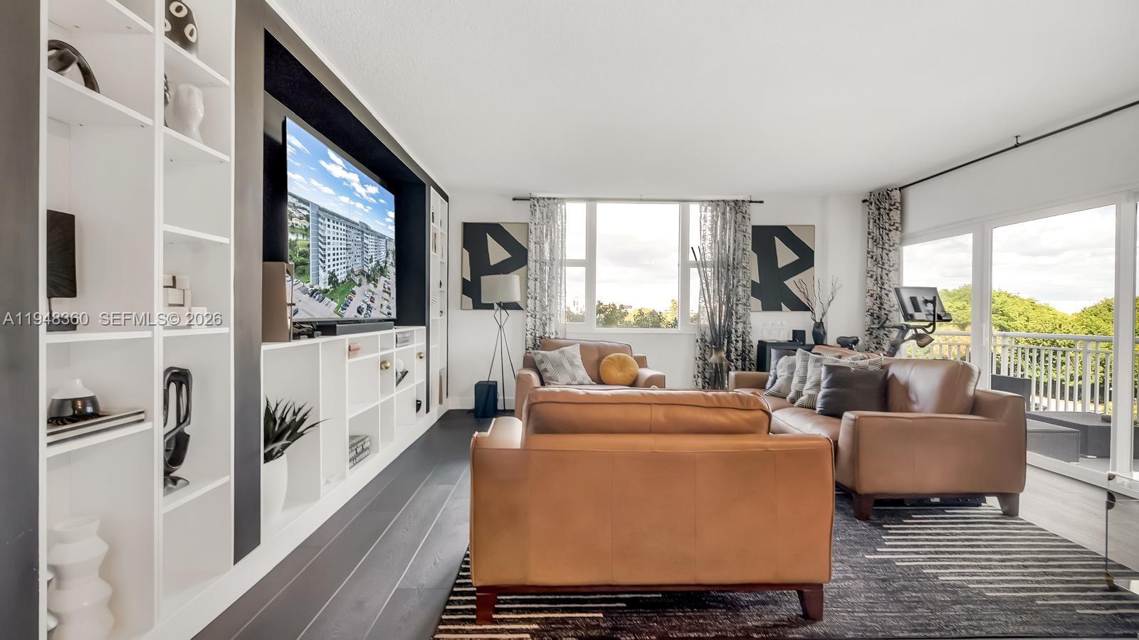 HILLCREST EAST NO 25 COND - Residential