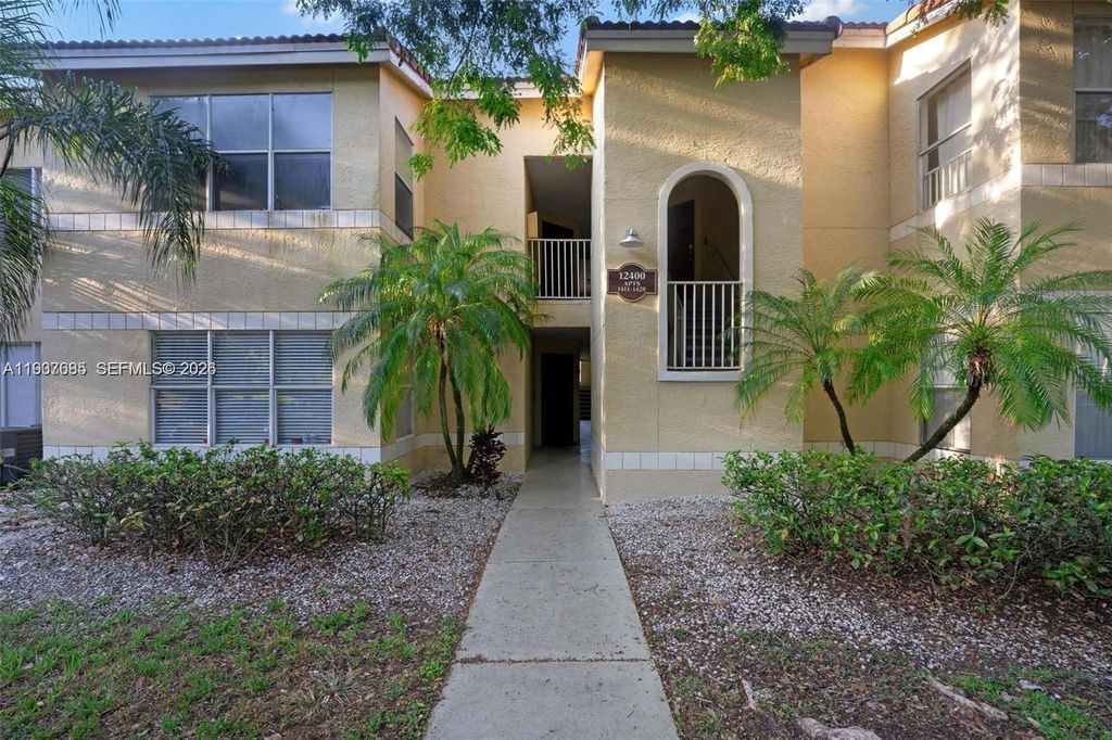 Photo of 12400 Vista Isles Dr #1418, Sunrise, FL 33325 (MLS # A11937685)