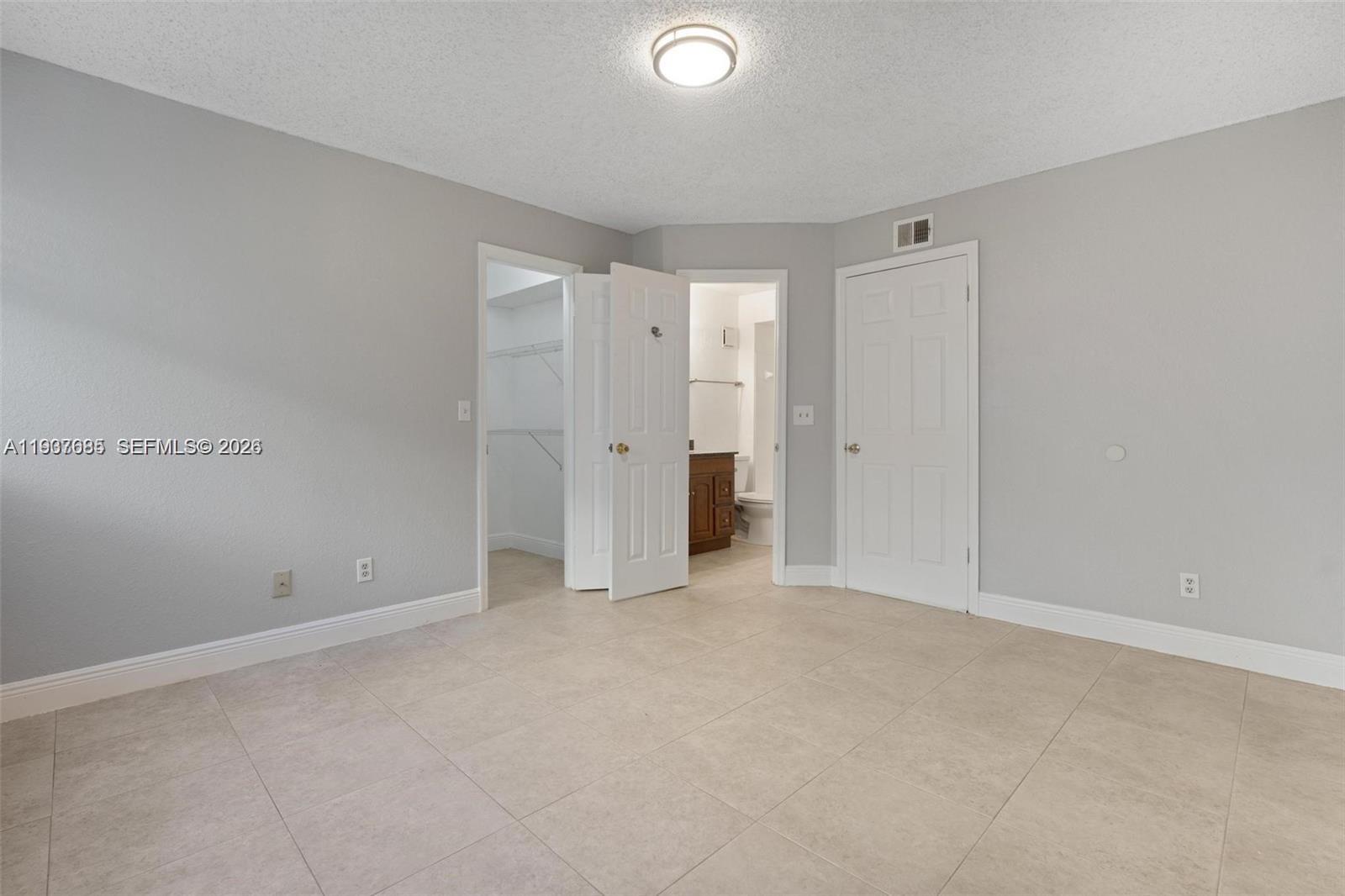 ISLES AT LAGO MAR CONDO - Residential Lease