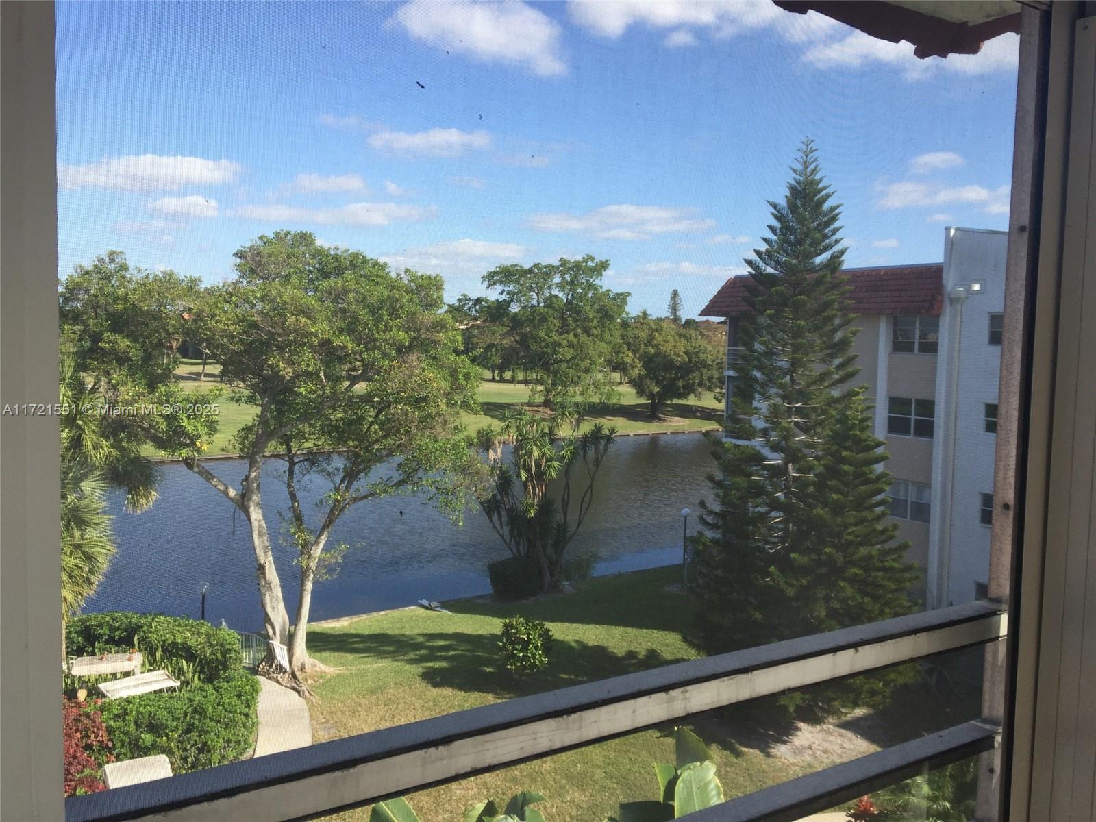 Beautiful clean open 2 Bed 2 BATH condo in 55+ gated community of Las vistas, comes with a lots of amenities.Clubhouse with exercise room, card room, gym, library and recreation room. Conveniently located to all majorhighways, entertainment and shopping malls.