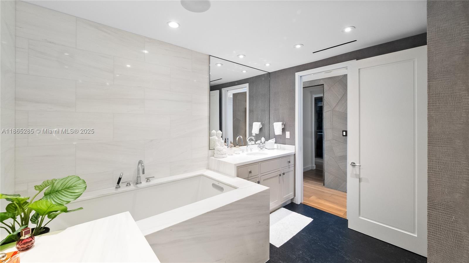 TURNBERRY ISLE CONDO - Residential