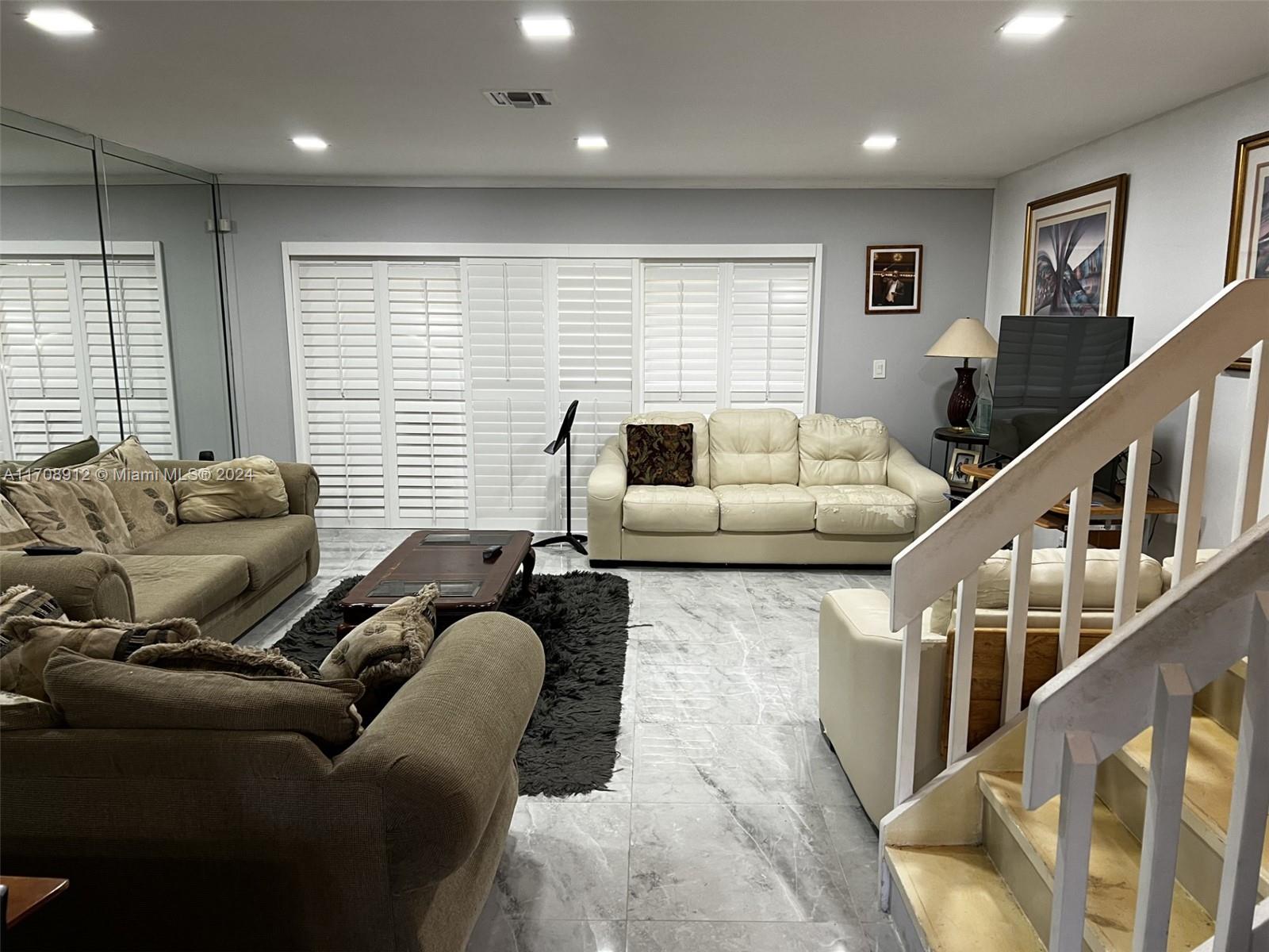 TARTAN COCONUT CREEK PHAS - Residential