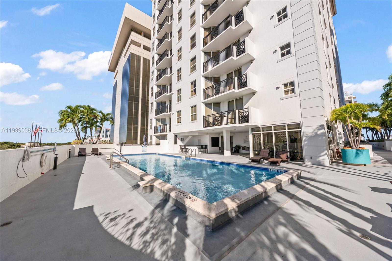 GABLES PARK TOWER - Residential