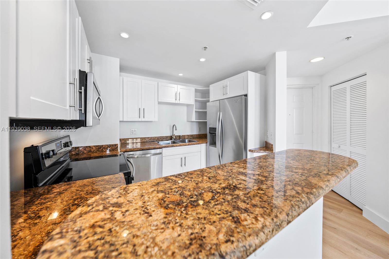 GABLES PARK TOWER - Residential