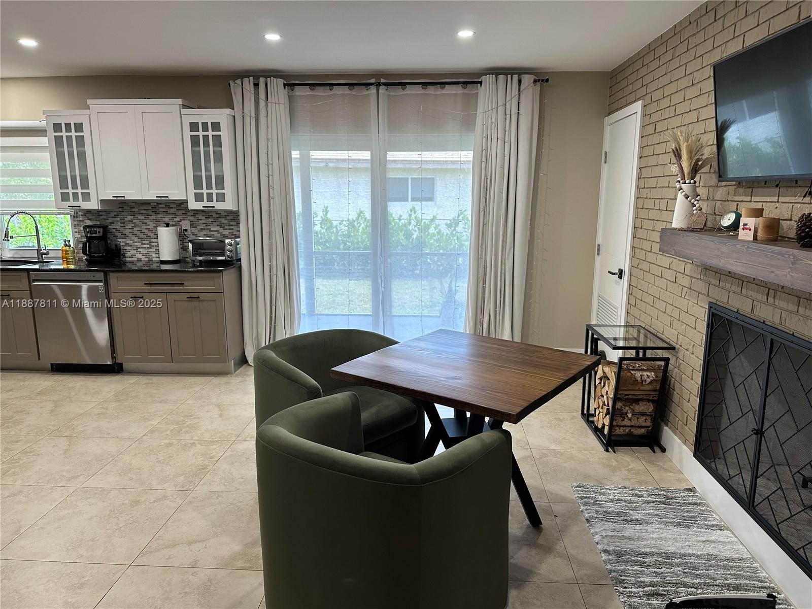 CORAL SPRINGS II - Residential