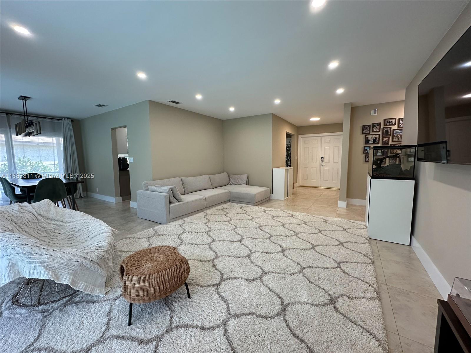 CORAL SPRINGS II - Residential