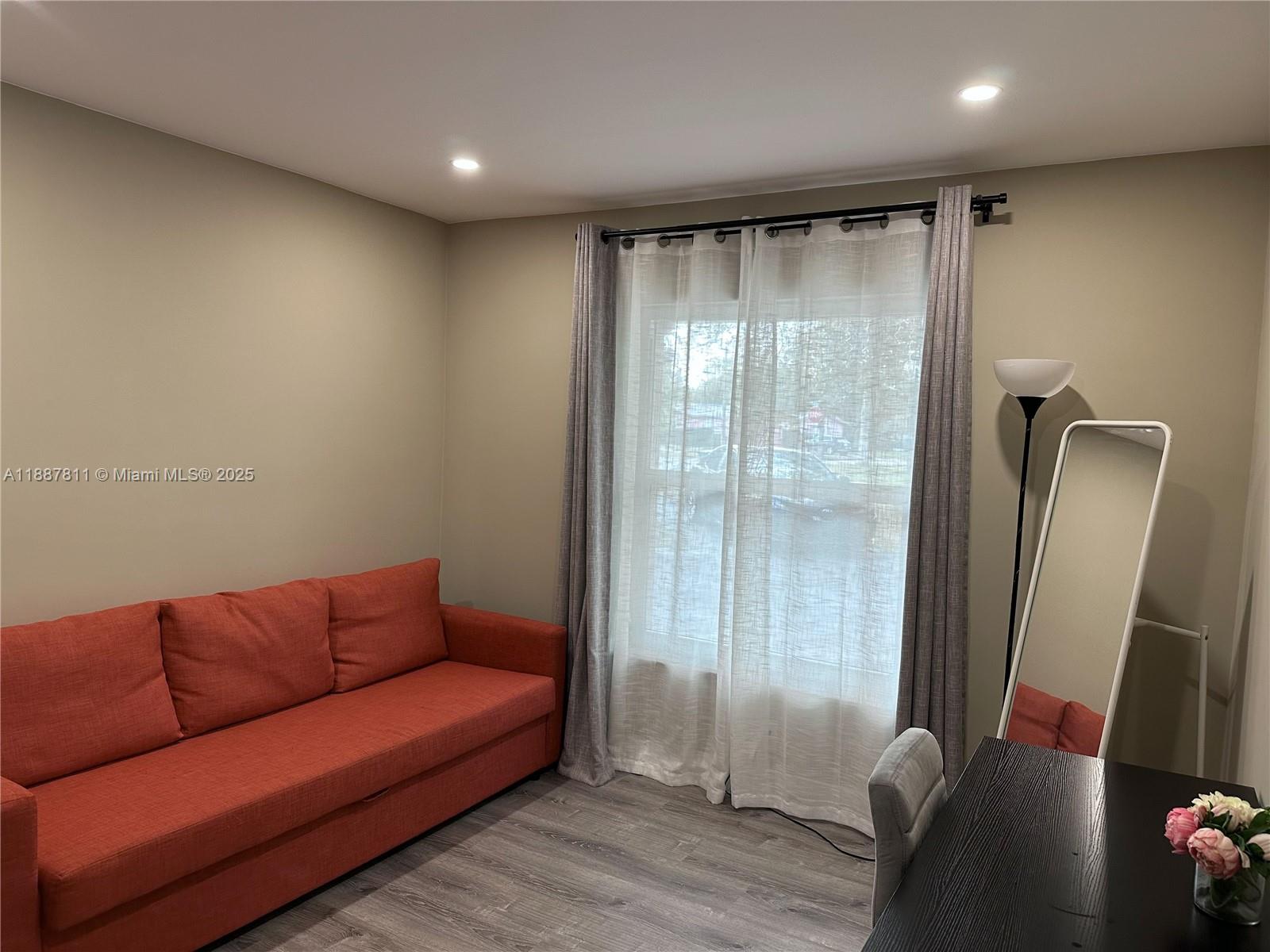 CORAL SPRINGS II - Residential