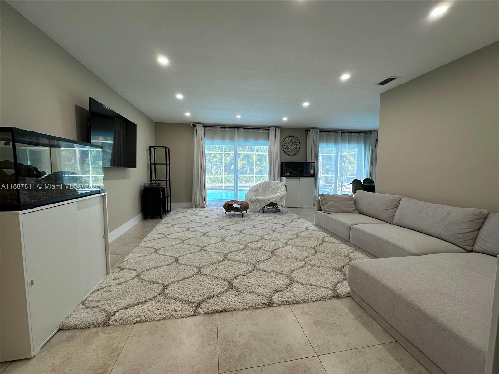 CORAL SPRINGS II - Residential